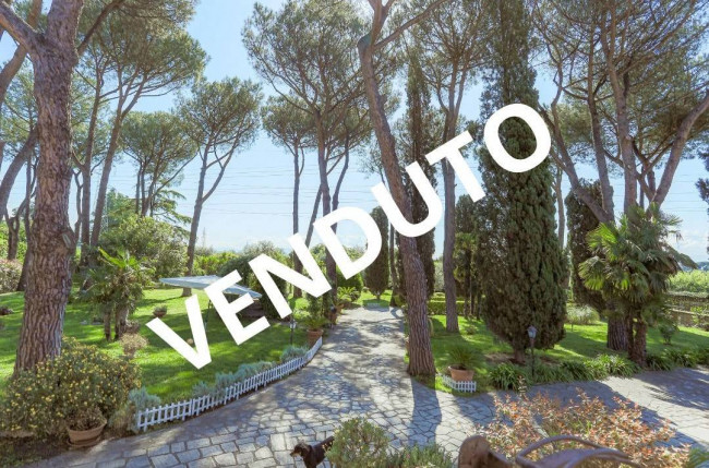 Villa bifamiliare in vendita a Roma - Talenti