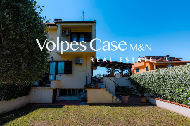Villa bifamiliare in vendita a Guidonia Montecelio - Parco Azzurro