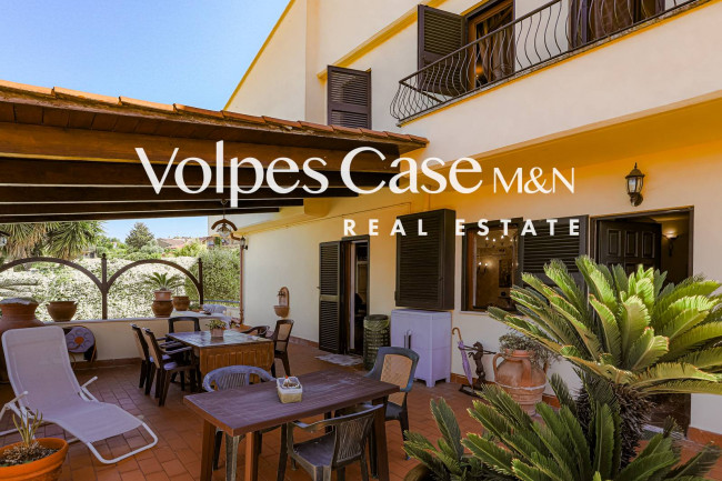 Villa bifamiliare in vendita a Guidonia Montecelio - Parco Azzurro