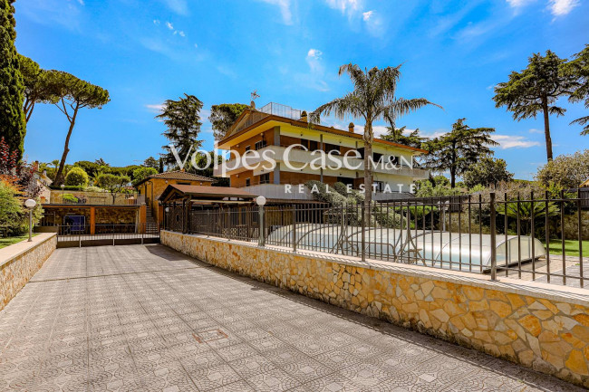 Villa bifamiliare in vendita a Roma - Prato Lauro
