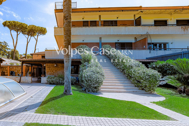Villa bifamiliare in vendita a Roma - Prato Lauro