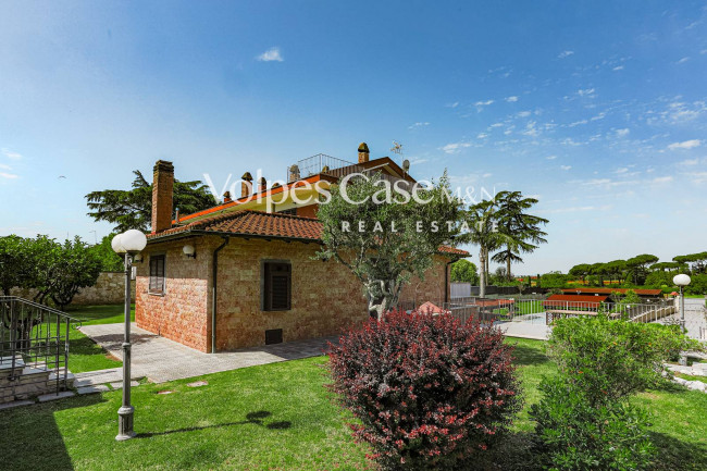 Villa bifamiliare in vendita a Roma - Prato Lauro
