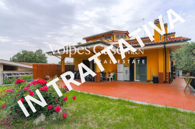 Villa bifamiliare in vendita a Guidonia Montecelio - Parco Azzurro