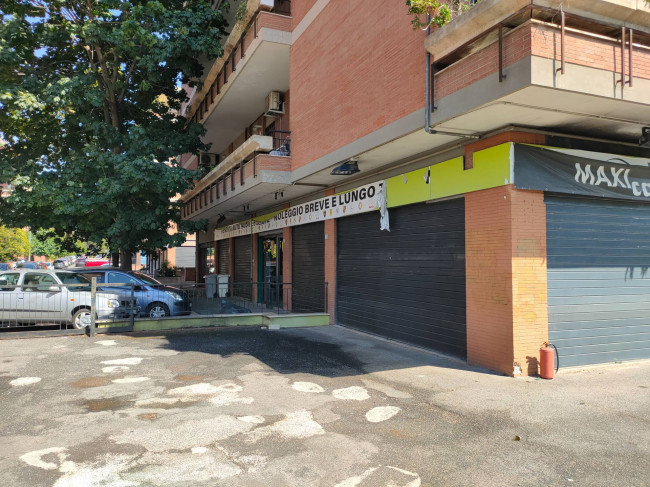 Locale/Negozio in vendita a Guidonia Montecelio - Colle Verde