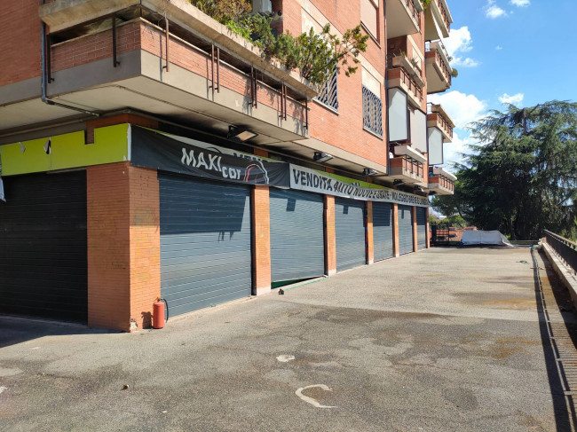 Locale/Negozio in vendita a Guidonia Montecelio - Colle Verde