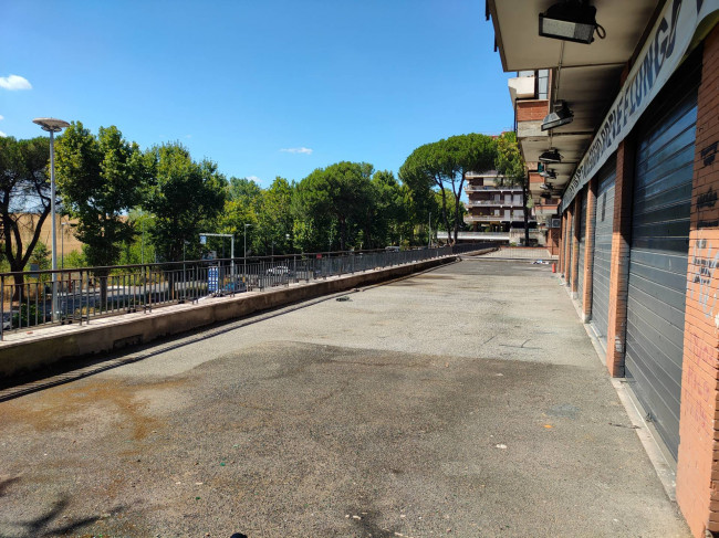 Locale/Negozio in vendita a Guidonia Montecelio - Colle Verde