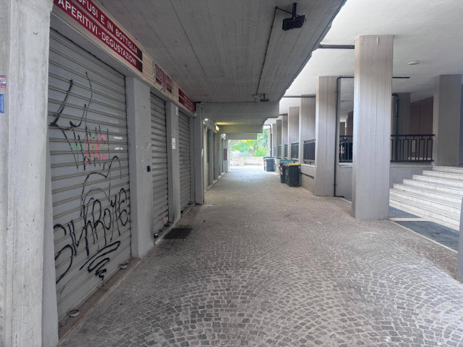 Locale/Negozio in affitto a Roma - Casal De Pazzi