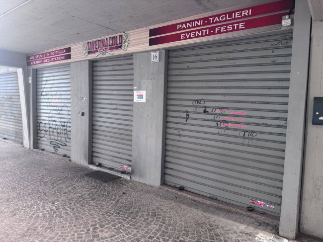 Locale/Negozio in affitto a Roma - Casal De Pazzi