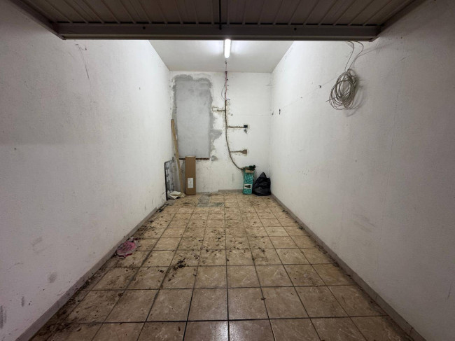 Box o garage in affitto a Roma - Settecamini