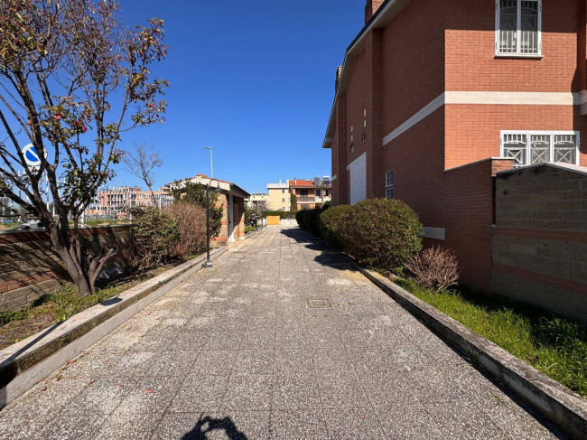 Box o garage in affitto a Roma - Settecamini