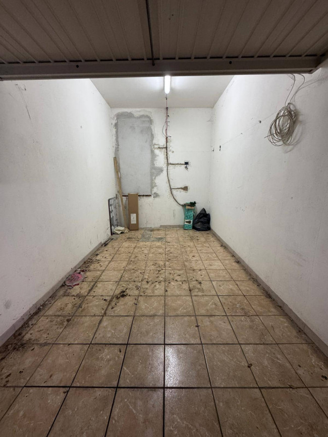 Box o garage in affitto a Roma - Settecamini