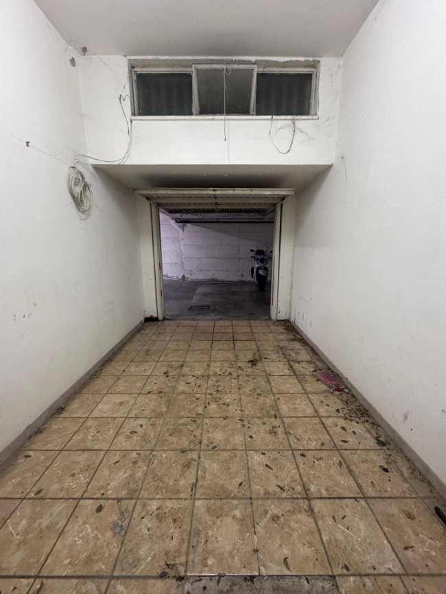 Box o garage in affitto a Roma - Settecamini