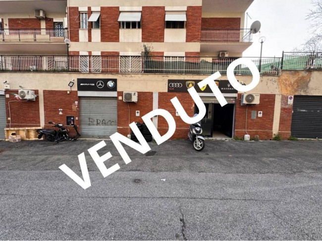 Locale/Negozio in vendita a Roma - Monti Tiburtini