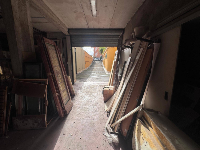 Box o garage in vendita a Roma - Pisana