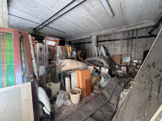 Box o garage in vendita a Roma - Pisana