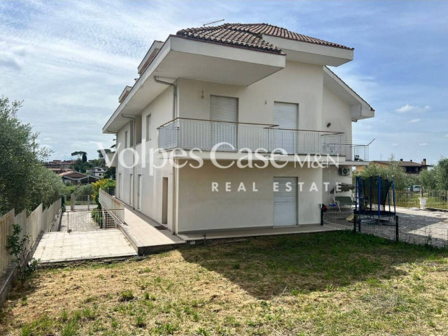 Villa trifamiliare in vendita a Roma - CASE ROSSE