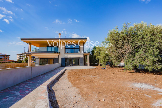 Villa bifamiliare in vendita a Roma - Settebagni