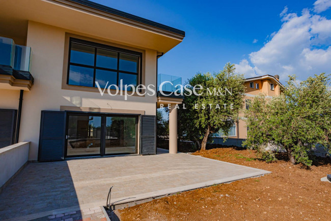 Villa bifamiliare in vendita a Roma - Settebagni