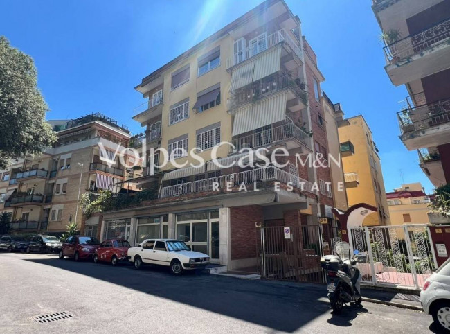 Locale/Negozio in vendita a Roma - Talenti