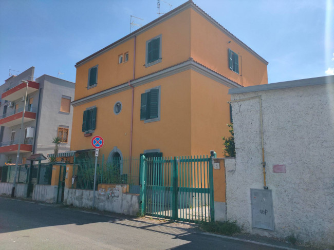 Box o garage in vendita a Roma - Centocelle