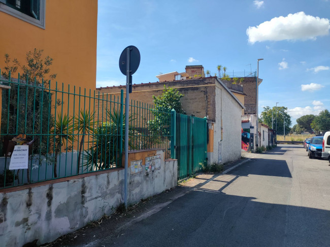 Box o garage in vendita a Roma - Centocelle