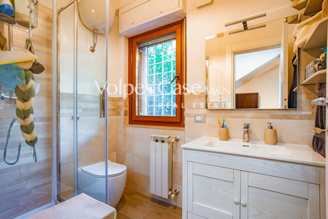 Villa bifamiliare in vendita a Lariano