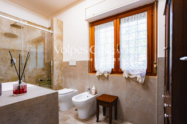 Villa bifamiliare in vendita a Lariano