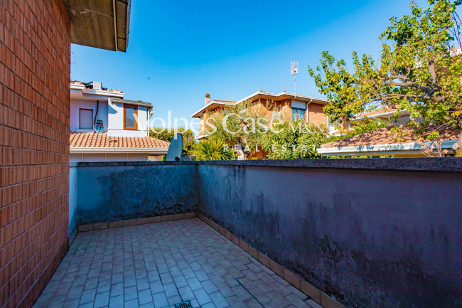 Villa bifamiliare in vendita a Lariano