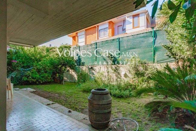 Villa bifamiliare in vendita a Lariano