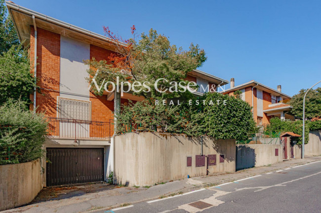 Villa bifamiliare in vendita a Lariano