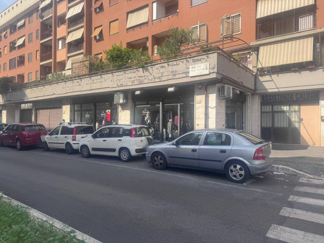 Locale/Negozio in vendita a Roma - Torraccia