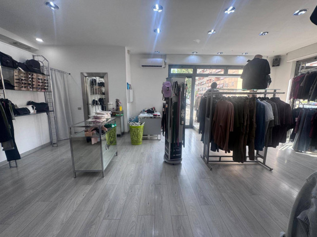 Locale/Negozio in vendita a Roma - Torraccia