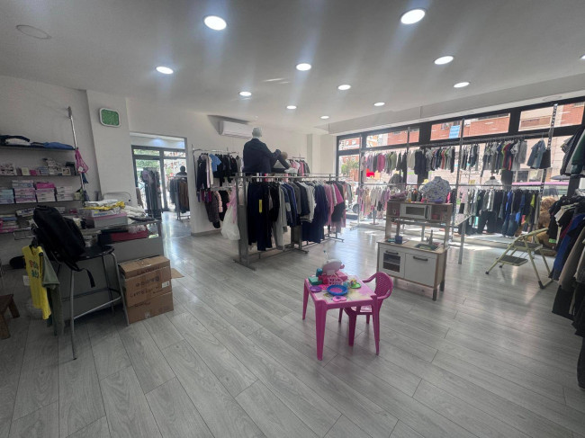 Locale/Negozio in vendita a Roma - Torraccia