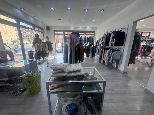 Locale/Negozio in vendita a Roma - Torraccia