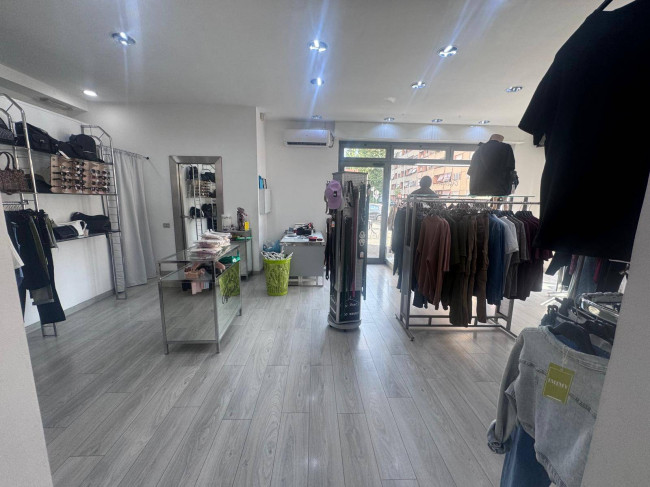 Locale/Negozio in vendita a Roma - Torraccia
