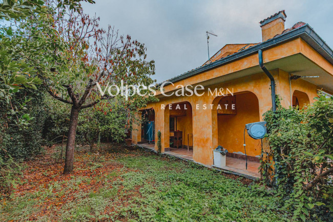 Villa bifamiliare in vendita a Guidonia Montecelio - Parco Azzurro