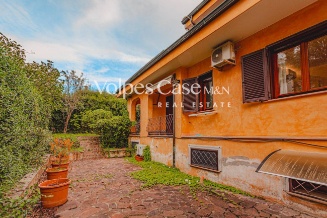 Villa bifamiliare in vendita a Guidonia Montecelio - Parco Azzurro