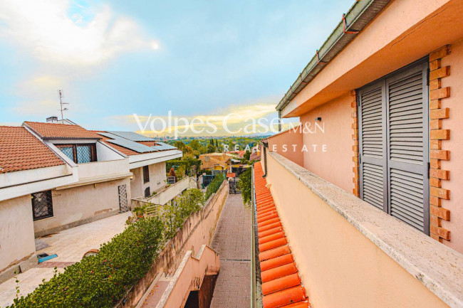 Villa bifamiliare in vendita a Guidonia Montecelio - Parco Azzurro