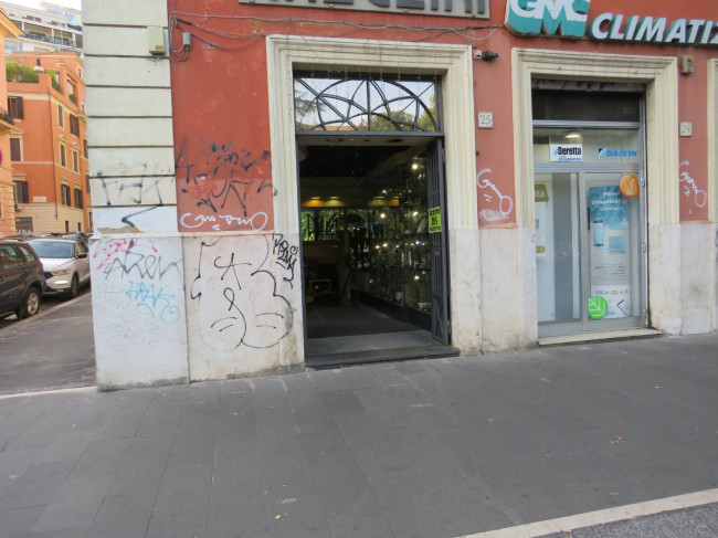 Fondo commerciale in affitto a Trastevere, Roma (RM)