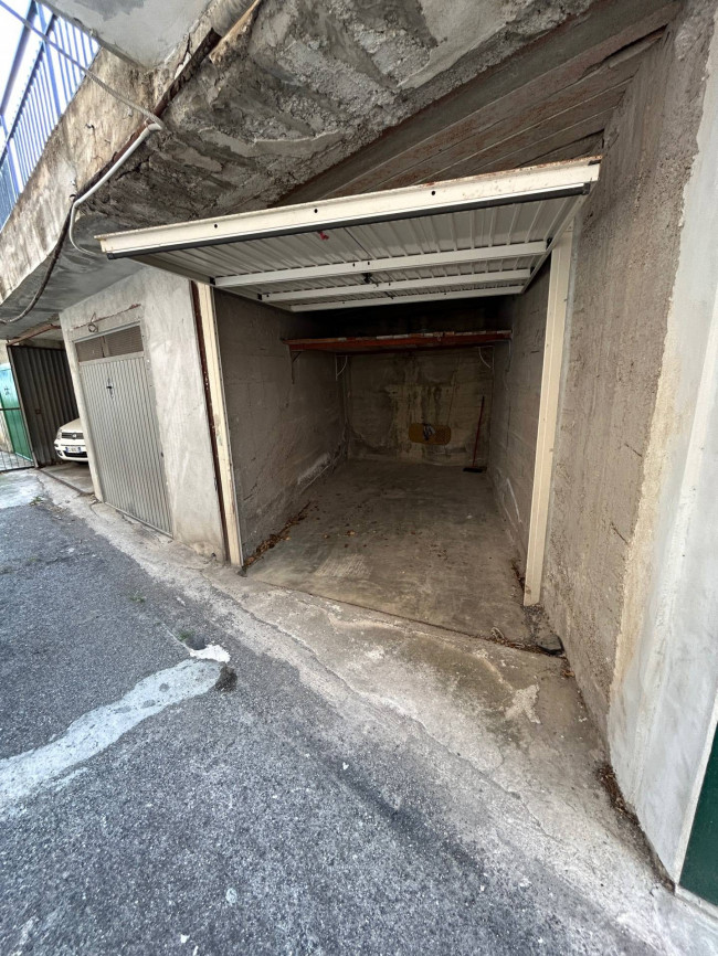 Garage/Box/Posto auto in vendita a Laigueglia (SV)