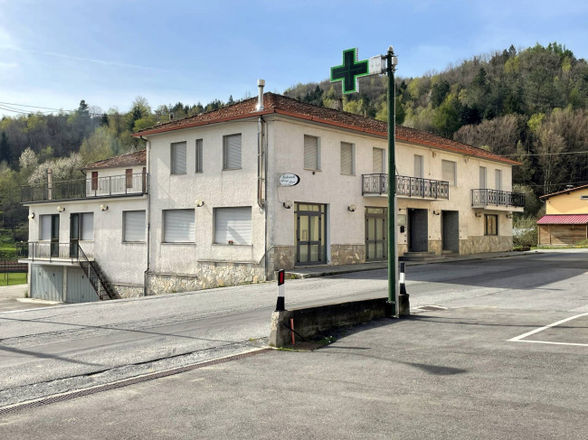 Fondo commerciale in affitto a Rossi, Osiglia (SV)