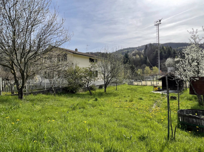 Fondo commerciale in affitto a Rossi, Osiglia (SV)