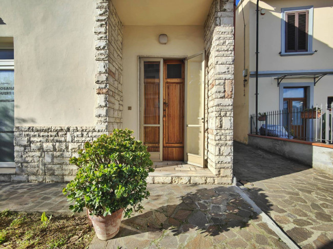 Casa singola in vendita a Campi Bisenzio