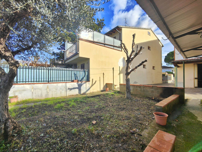 Casa singola in vendita a Campi Bisenzio