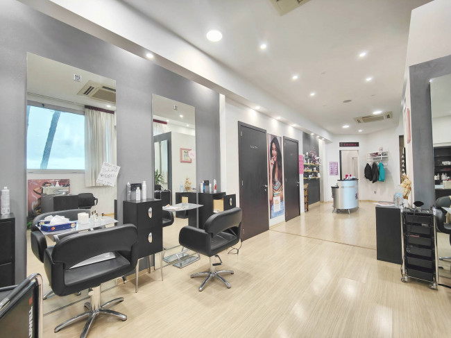 Locale commerciale in vendita a Campi Bisenzio