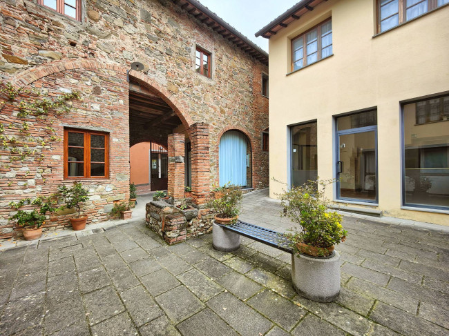 Locale commerciale in vendita a Montelupo Fiorentino