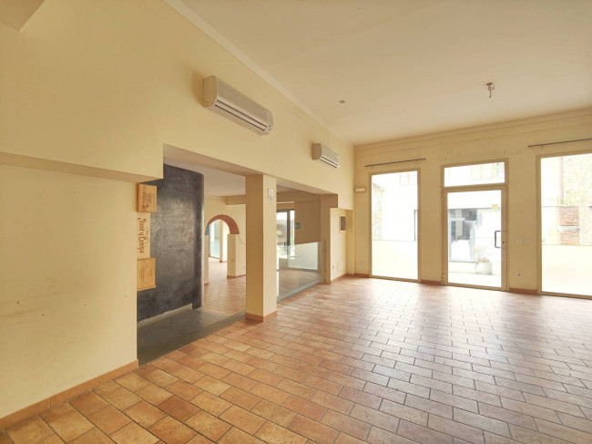 Locale commerciale in vendita a Montelupo Fiorentino