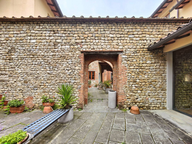 Locale commerciale in vendita a Montelupo Fiorentino