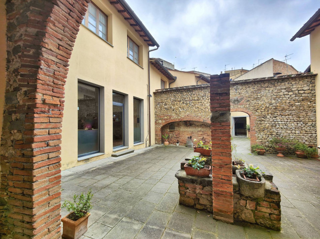 Locale commerciale in vendita a Montelupo Fiorentino