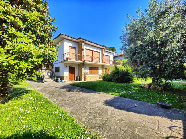 Villa in vendita a Campi Bisenzio